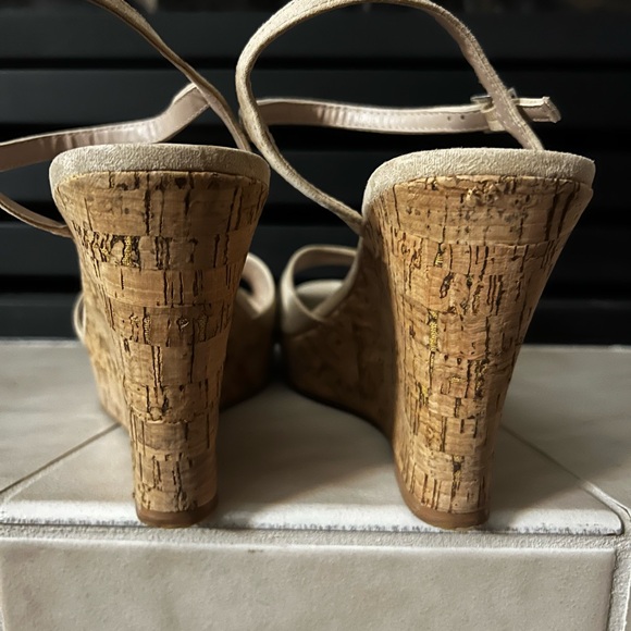 Tan Cork wedge sandals. Size 9 women’s. Charles by Charles David. - Picture 5 of 6